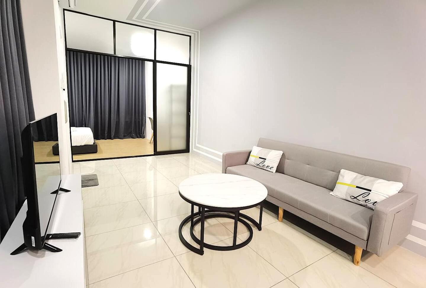 Manhattan @ Itcc Apartment